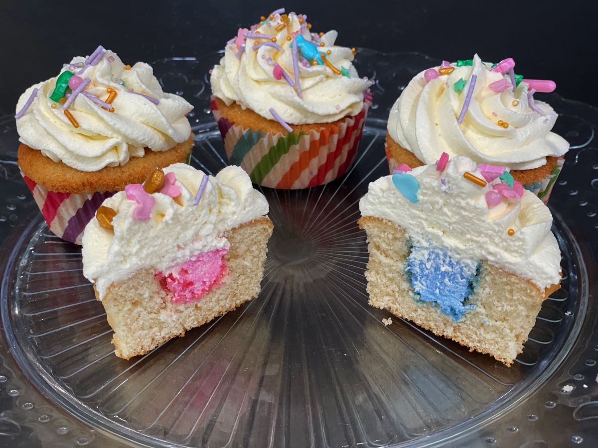 Gender reveal cupcakes
